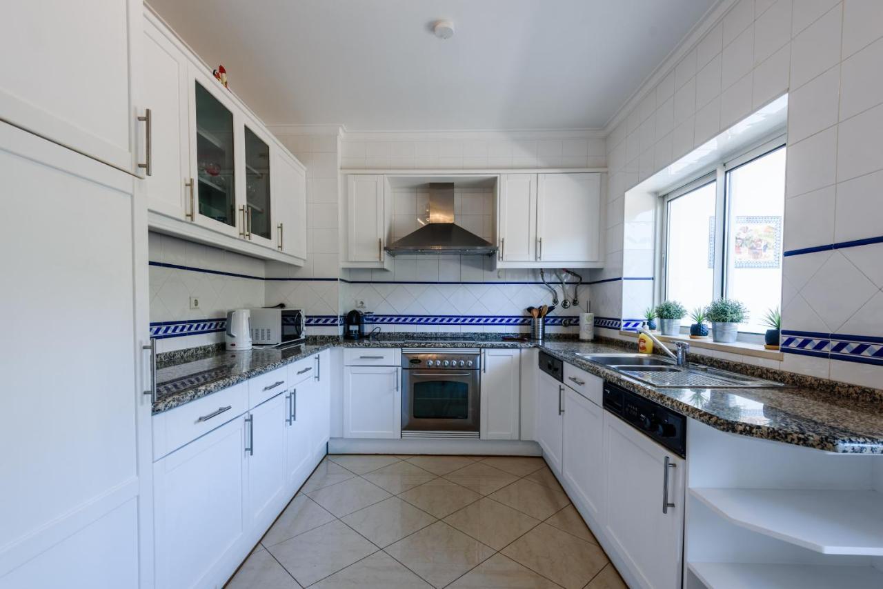 Amazing Apartment In Albufeira Extérieur photo